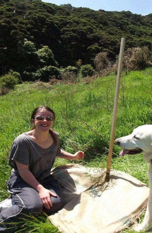 copy-of-lara-and-onlooker-zak